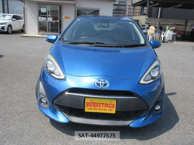 Toyota AQUA 2017-09 8072813-19