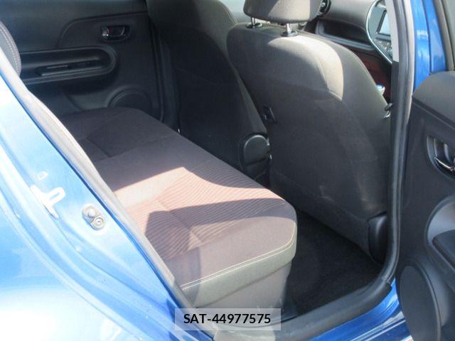 Toyota AQUA 2017-09 8072813-5