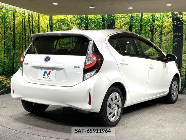 Toyota AQUA 2021-05 8072797-16
