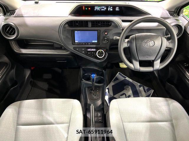 Toyota AQUA 2021-05 8072797-1