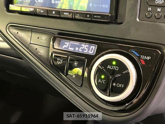 Toyota AQUA 2021-05 8072797-6