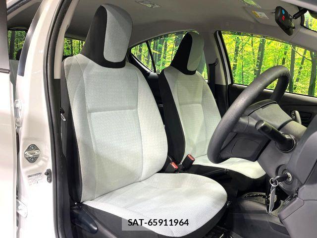 Toyota AQUA 2021-05 8072797-7