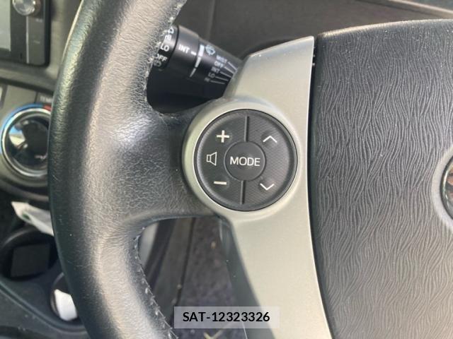 Toyota AQUA 2013-07 8072838-13