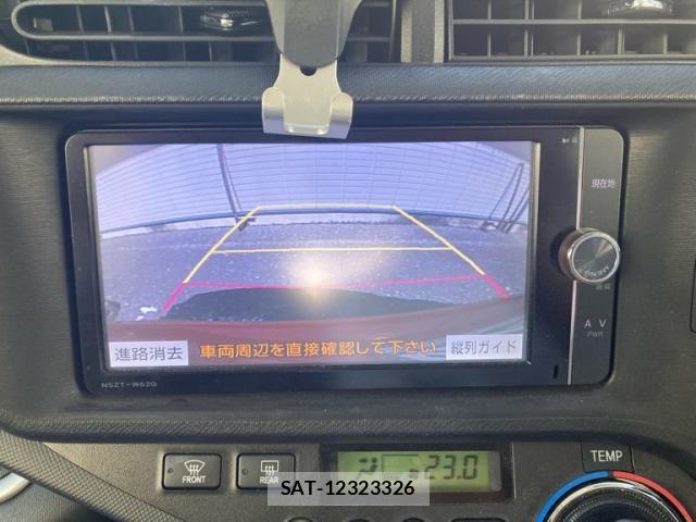 Toyota AQUA 2013-07 8072838-16