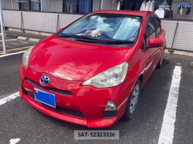 Toyota AQUA 2013-07 8072838-1