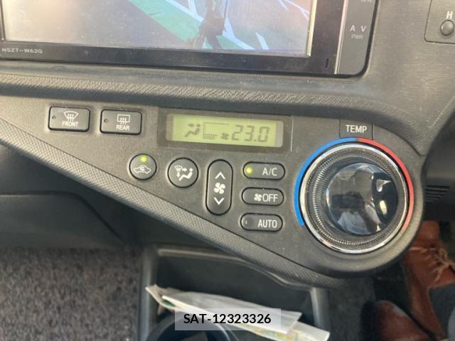 Toyota AQUA 2013-07 8072838-18