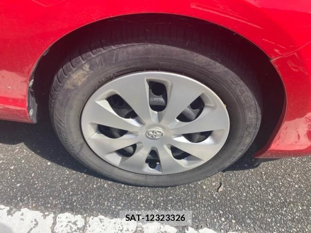 Toyota AQUA 2013-07 8072838-4