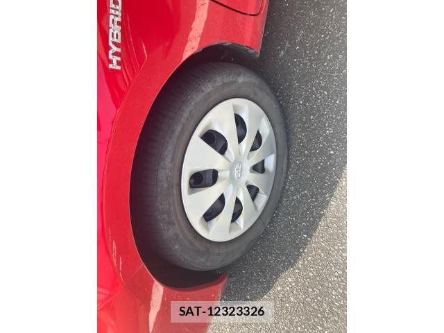 Toyota AQUA 2013-07 8072838-7