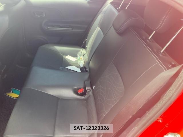 Toyota AQUA 2013-07 8072838-8