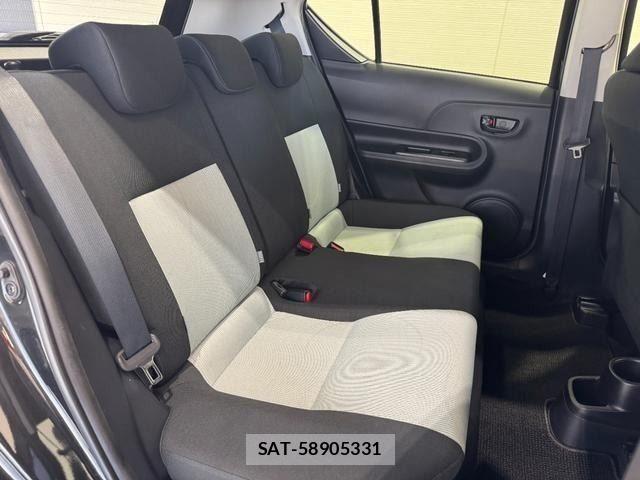 Toyota AQUA 2013-07 8072571-9