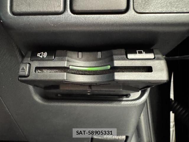 Toyota AQUA 2013-07 8072571-17