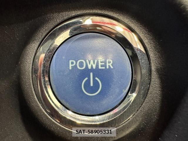 Toyota AQUA 2013-07 8072571-18