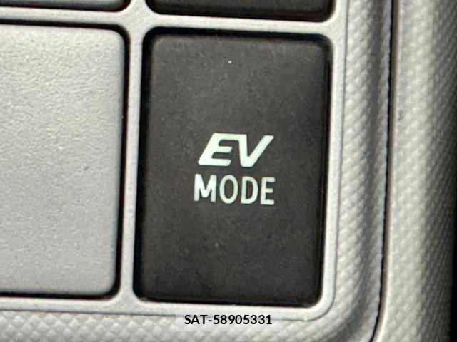 Toyota AQUA 2013-07 8072571-23