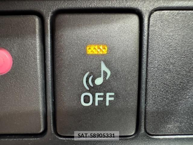 Toyota AQUA 2013-07 8072571-25