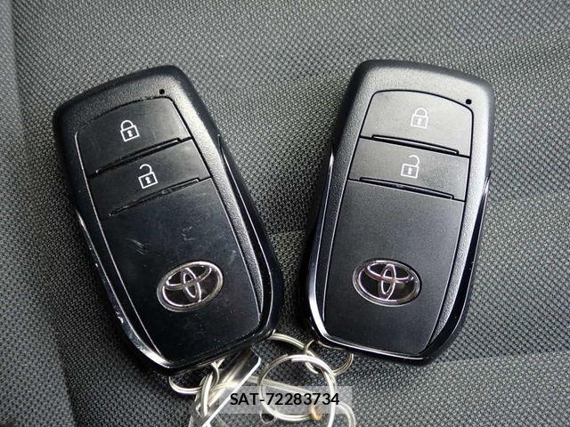 Toyota AQUA 2022-10 8072786-21