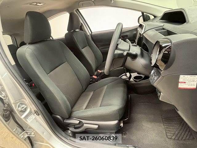 Toyota AQUA 2018-11 8072800-10
