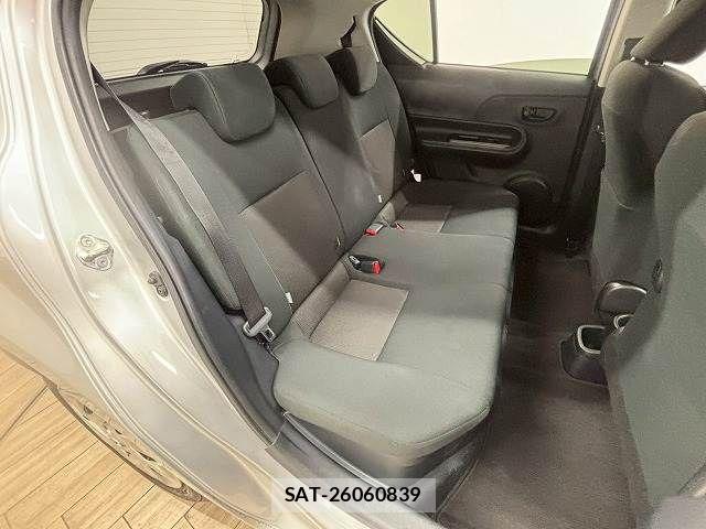 Toyota AQUA 2018-11 8072800-11