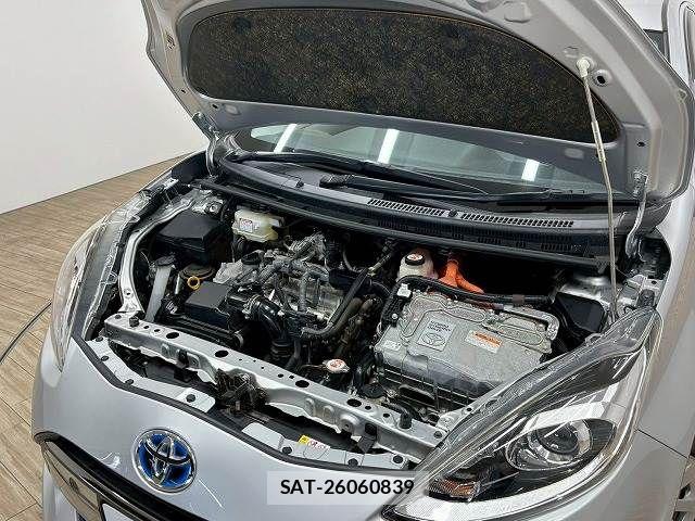 Toyota AQUA 2018-11 8072800-13