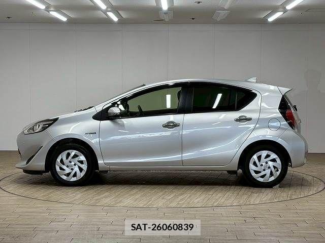 Toyota AQUA 2018-11 8072800-16