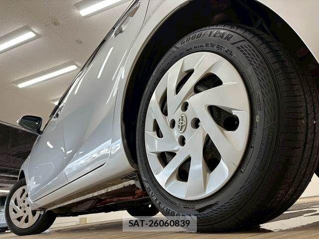 Toyota AQUA 2018-11 8072800-18