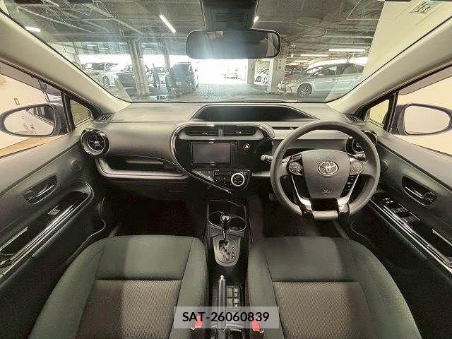 Toyota AQUA 2018-11 8072800-1