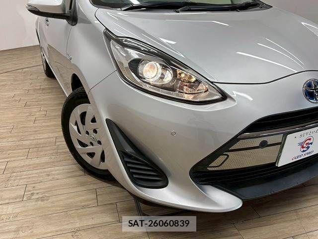 Toyota AQUA 2018-11 8072800-19