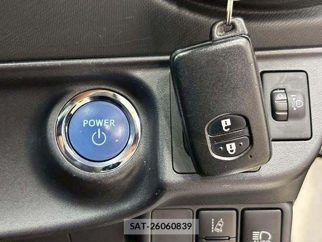 Toyota AQUA 2018-11 8072800-8
