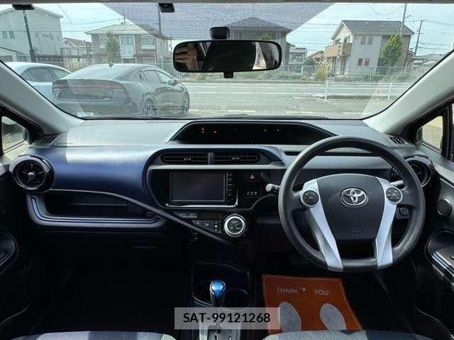 Toyota AQUA 2016-03 8072814-1