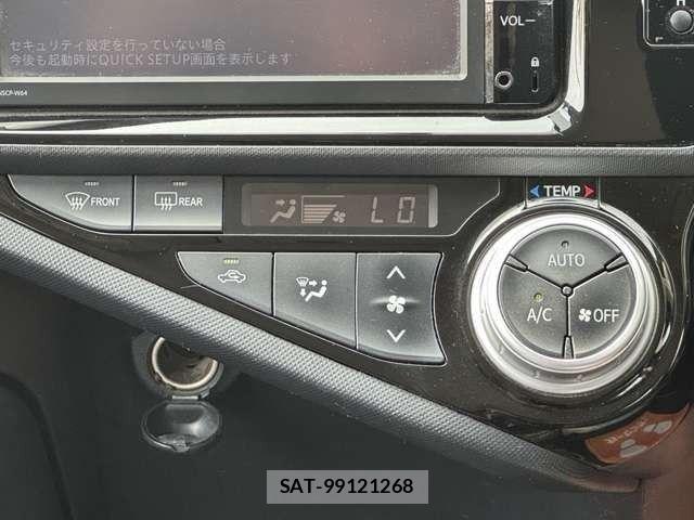 Toyota AQUA 2016-03 8072814-24