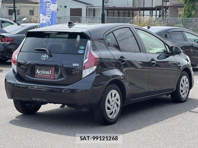 Toyota AQUA 2016-03 8072814-5