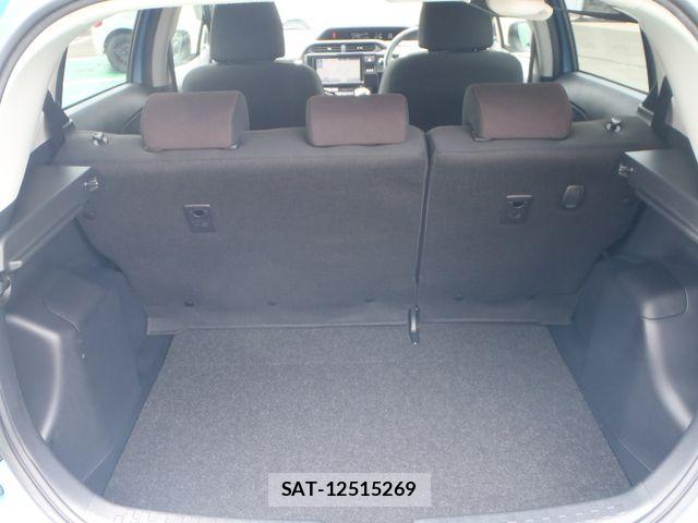 Toyota AQUA 2016-02 8072804-11