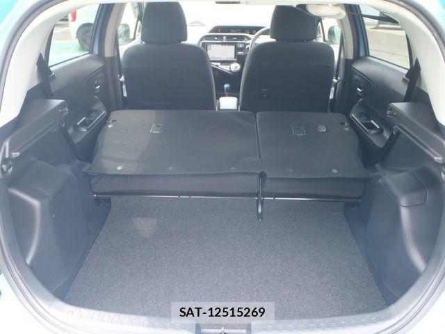 Toyota AQUA 2016-02 8072804-13