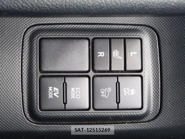 Toyota AQUA 2016-02 8072804-16