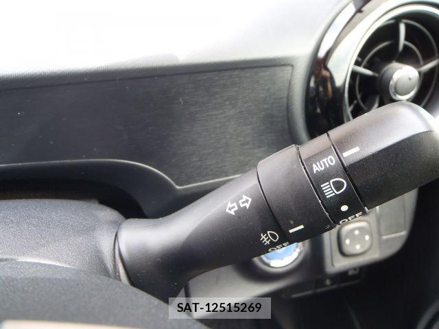 Toyota AQUA 2016-02 8072804-21