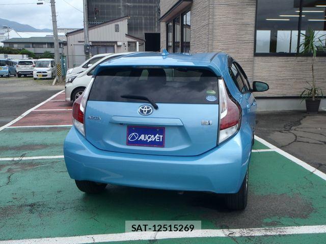 Toyota AQUA 2016-02 8072804-2