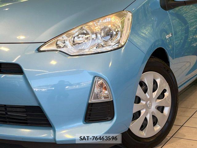 Toyota AQUA 2012-03 8072818-11