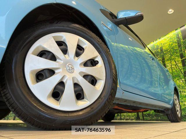 Toyota AQUA 2012-03 8072818-12