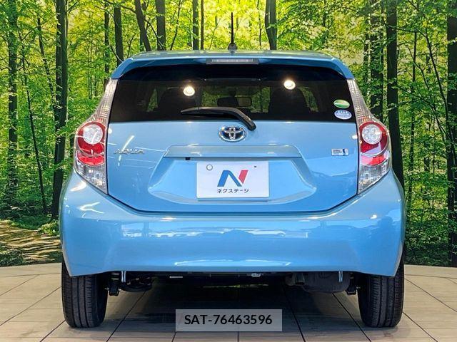 Toyota AQUA 2012-03 8072818-14