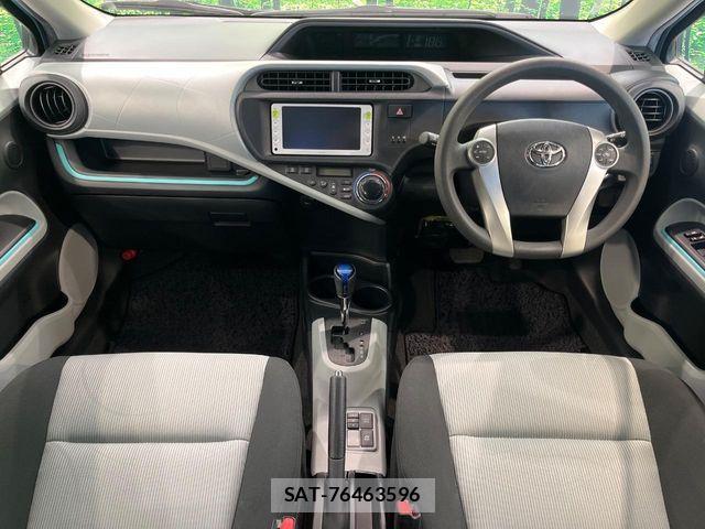 Toyota AQUA 2012-03 8072818-1