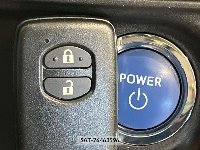 Toyota AQUA 2012-03 8072818-4