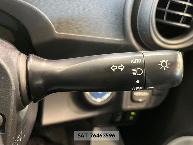 Toyota AQUA 2012-03 8072818-6