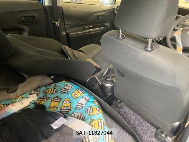 Toyota AQUA 2016-07 8072827-14