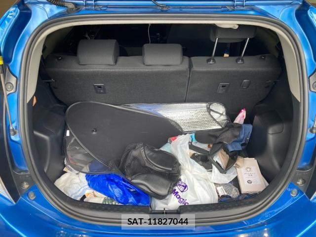 Toyota AQUA 2016-07 8072827-15