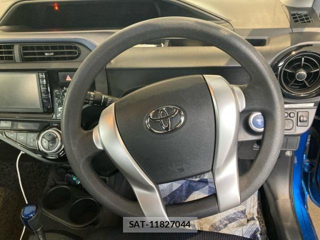 Toyota AQUA 2016-07 8072827-17