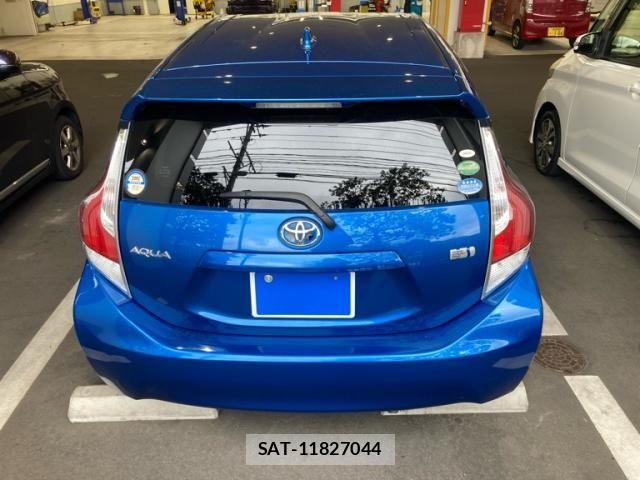Toyota AQUA 2016-07 8072827-1