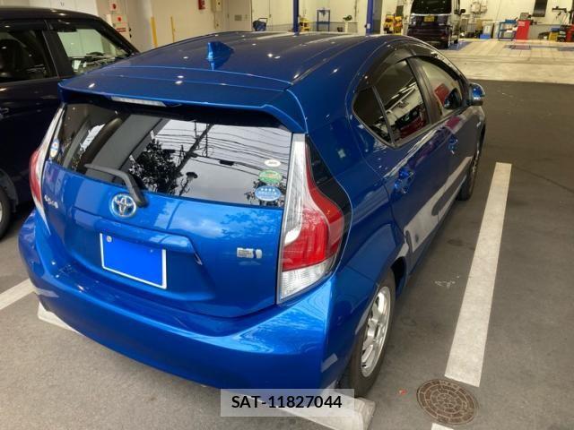 Toyota AQUA 2016-07 8072827-5