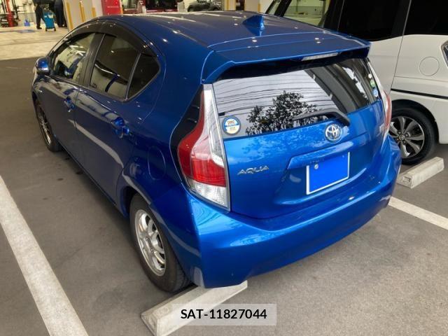 Toyota AQUA 2016-07 8072827-6