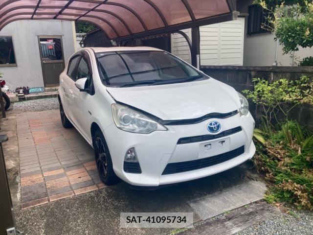 Toyota AQUA 2012-08 8072843-0