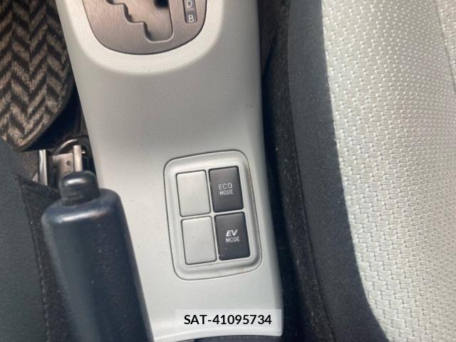 Toyota AQUA 2012-08 8072843-9