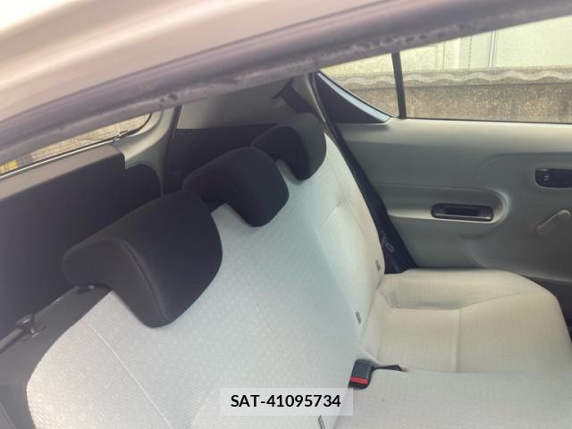 Toyota AQUA 2012-08 8072843-6